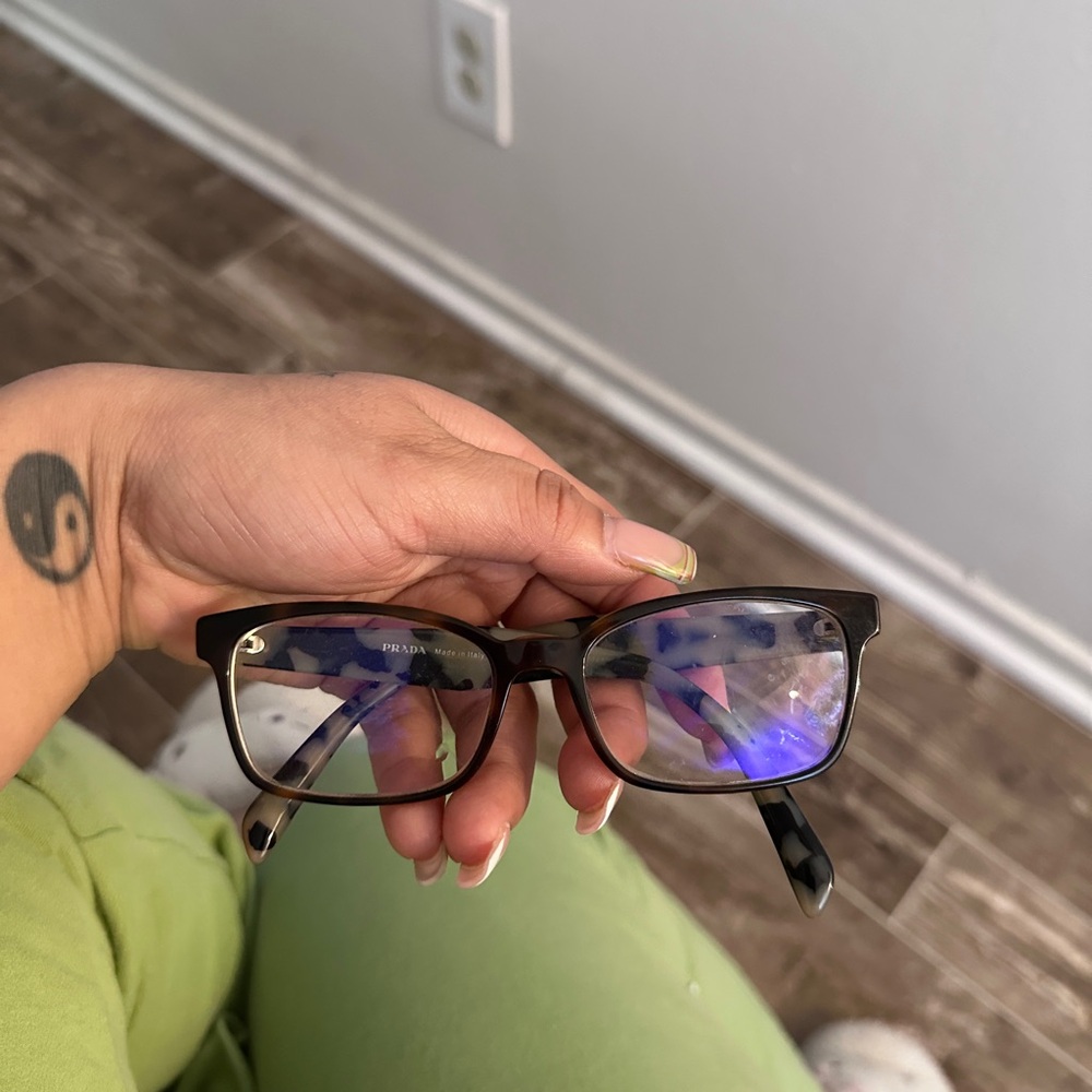 Prada Black and Tortoise Patterned Eyewear - image 5